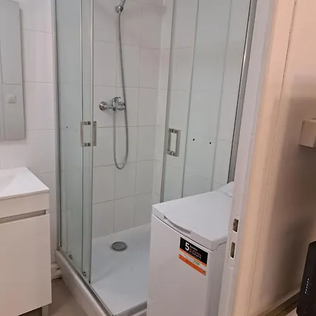 Grand Studio De 24m2 Avec Terrasse Privee Proche De La Gare Rer Ter 에탕페