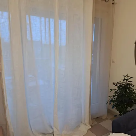 Grand Studio De 24m2 Avec Terrasse Privee Proche De La Gare Rer Ter 아파트 *